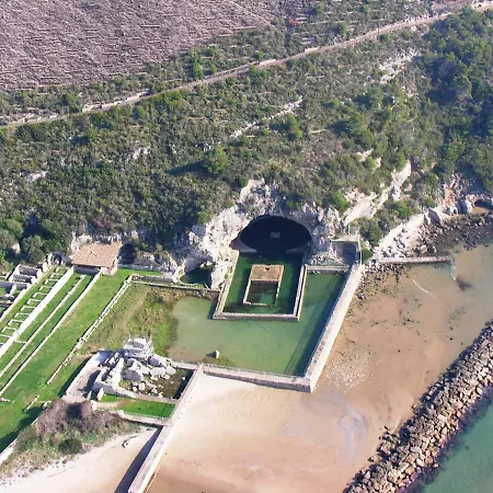 Lineablu Couette-café Formia