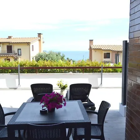 Lineablu Couette-café Formia